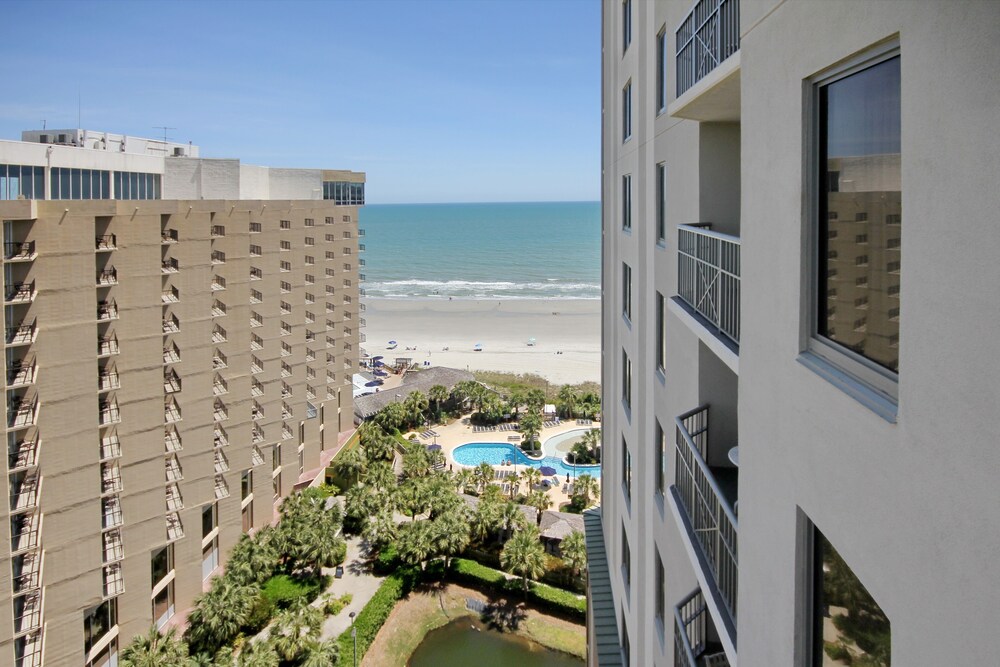 Luxury 2BR Oceanview 11th Floor WITH POOL PASSES! New Furniture Just In!
