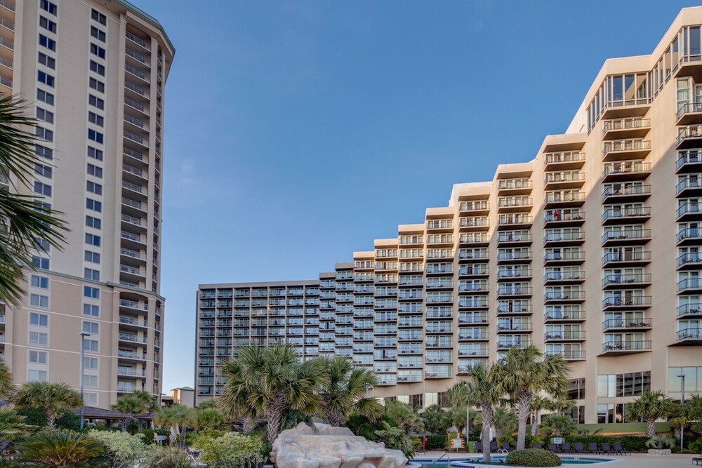 Luxury 2BR Oceanview 11th Floor WITH POOL PASSES! New Furniture Just In!