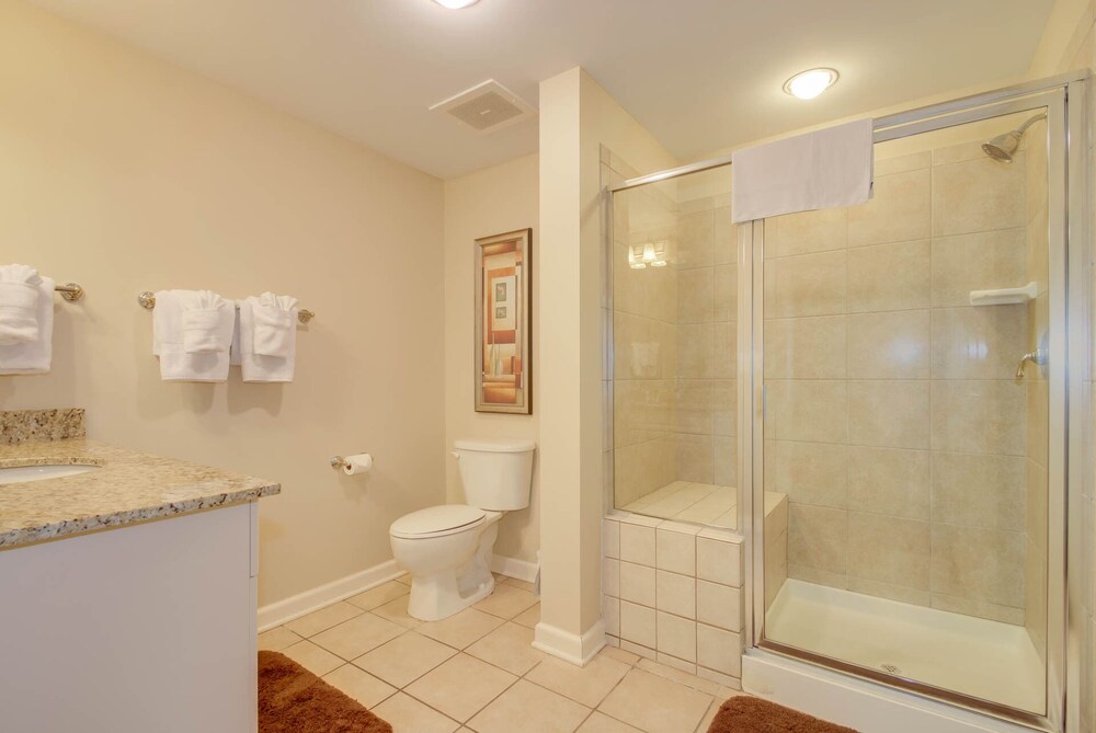 Luxury 2BR Oceanview 11th Floor WITH POOL PASSES! New Furniture Just In!