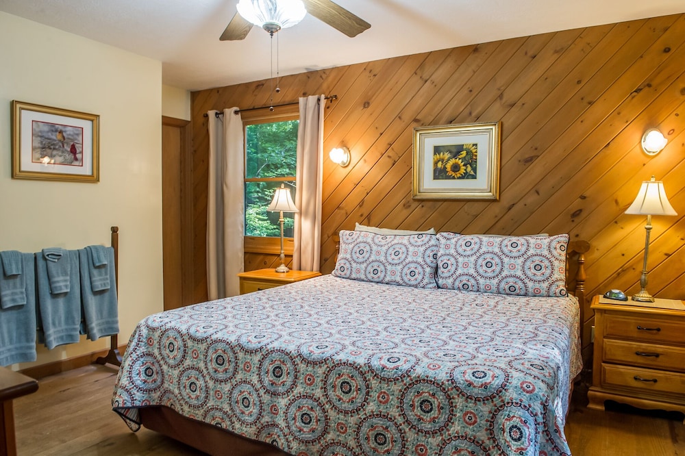 Holly Cabin on Town Creek, in the Northeast Mountains of Blairsville