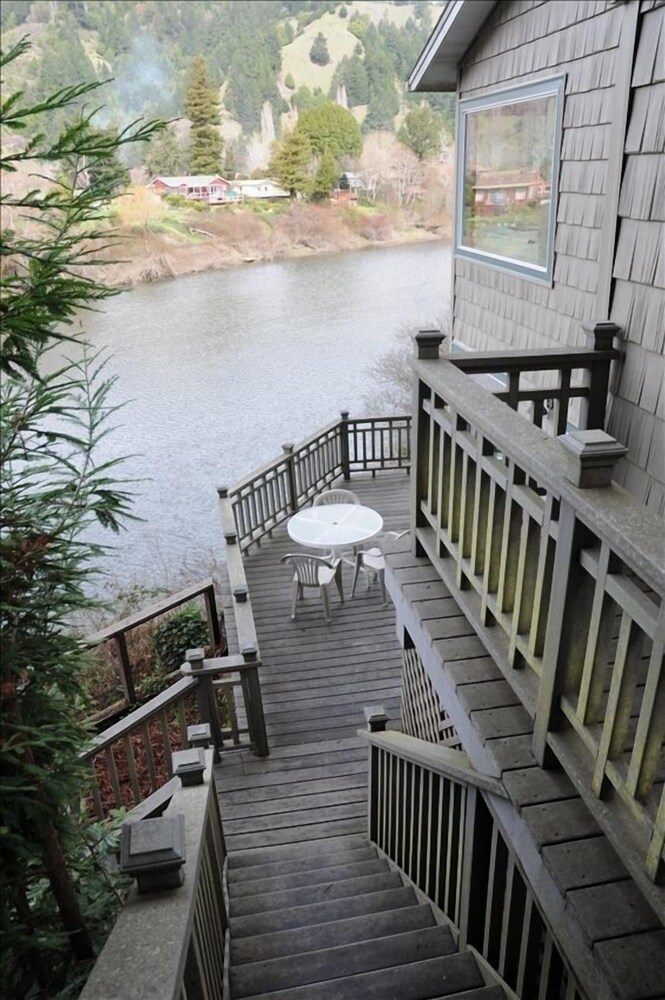 Riverwest - Amazing Views, Riverfront, Private,Tranquil