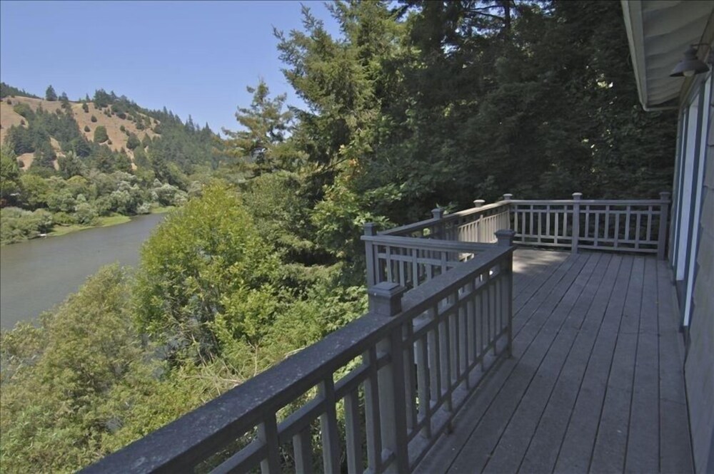 Riverwest - Amazing Views, Riverfront, Private,Tranquil