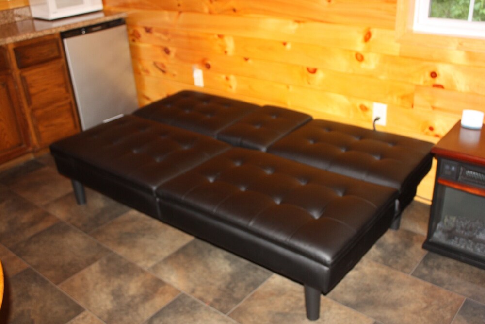 Vacation Rental Cabin, Keuka Lake OutletTrail, Wine Trail. Brand New