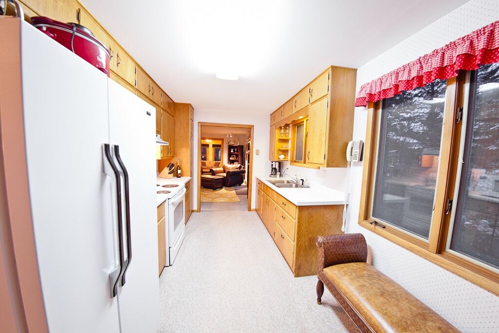 Kabekona Bay on Leech Lake. 3 miles to downtown Walker, MN. Westfacing