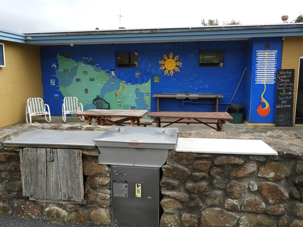 BBQ/picnic area, Somerset Caravan Park