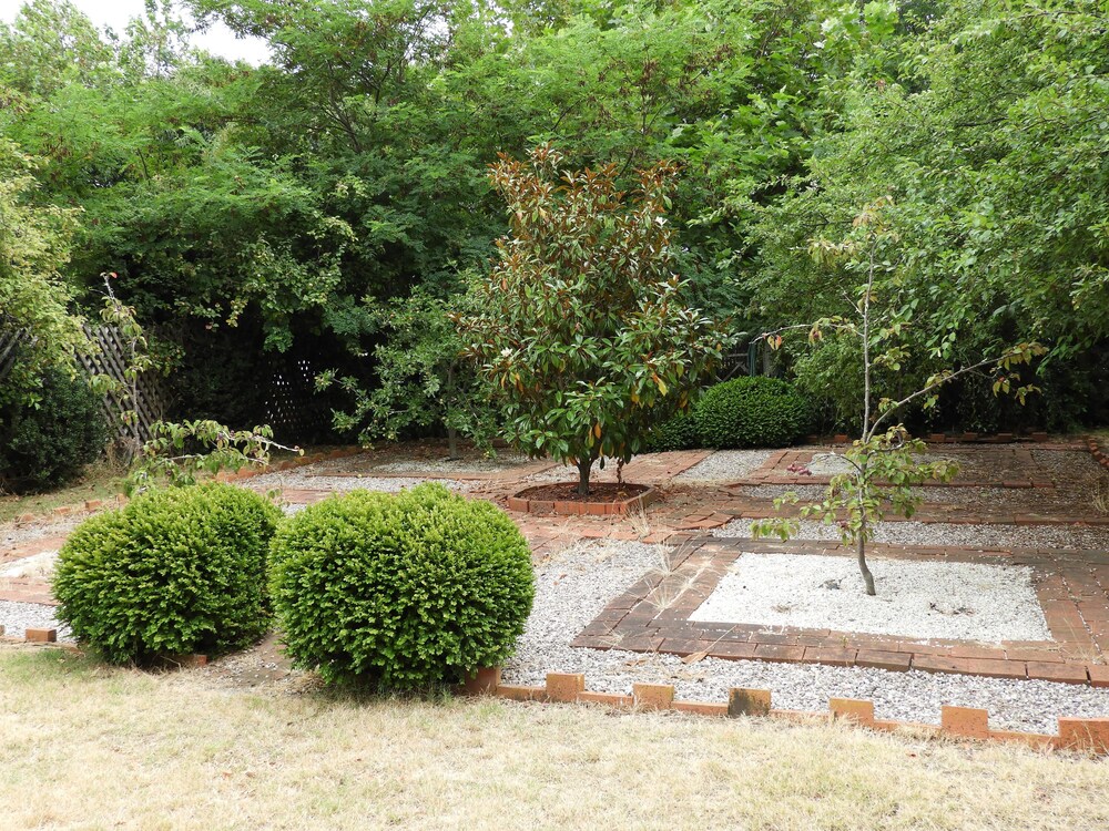 Garden, Somerset Caravan Park