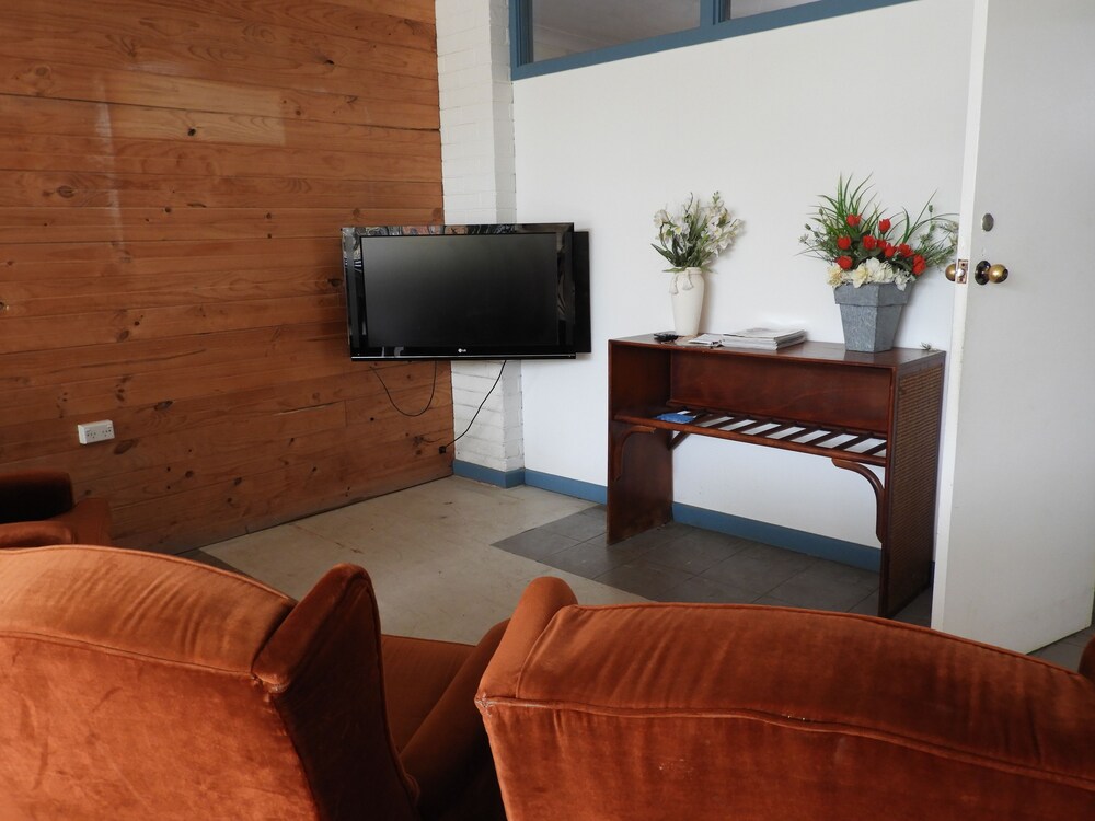 Lobby sitting area, Somerset Caravan Park