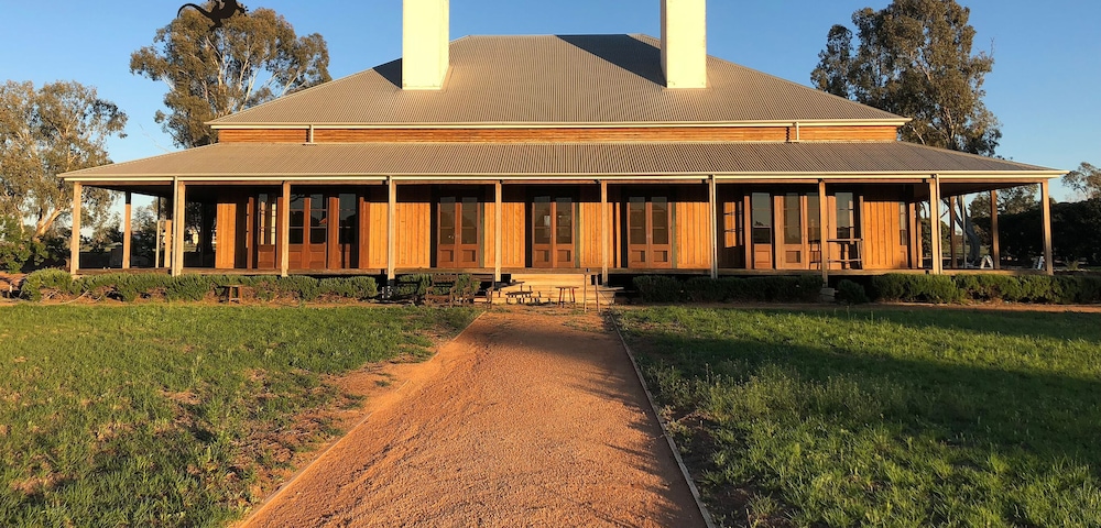 Yarrabandai Creek Homestead