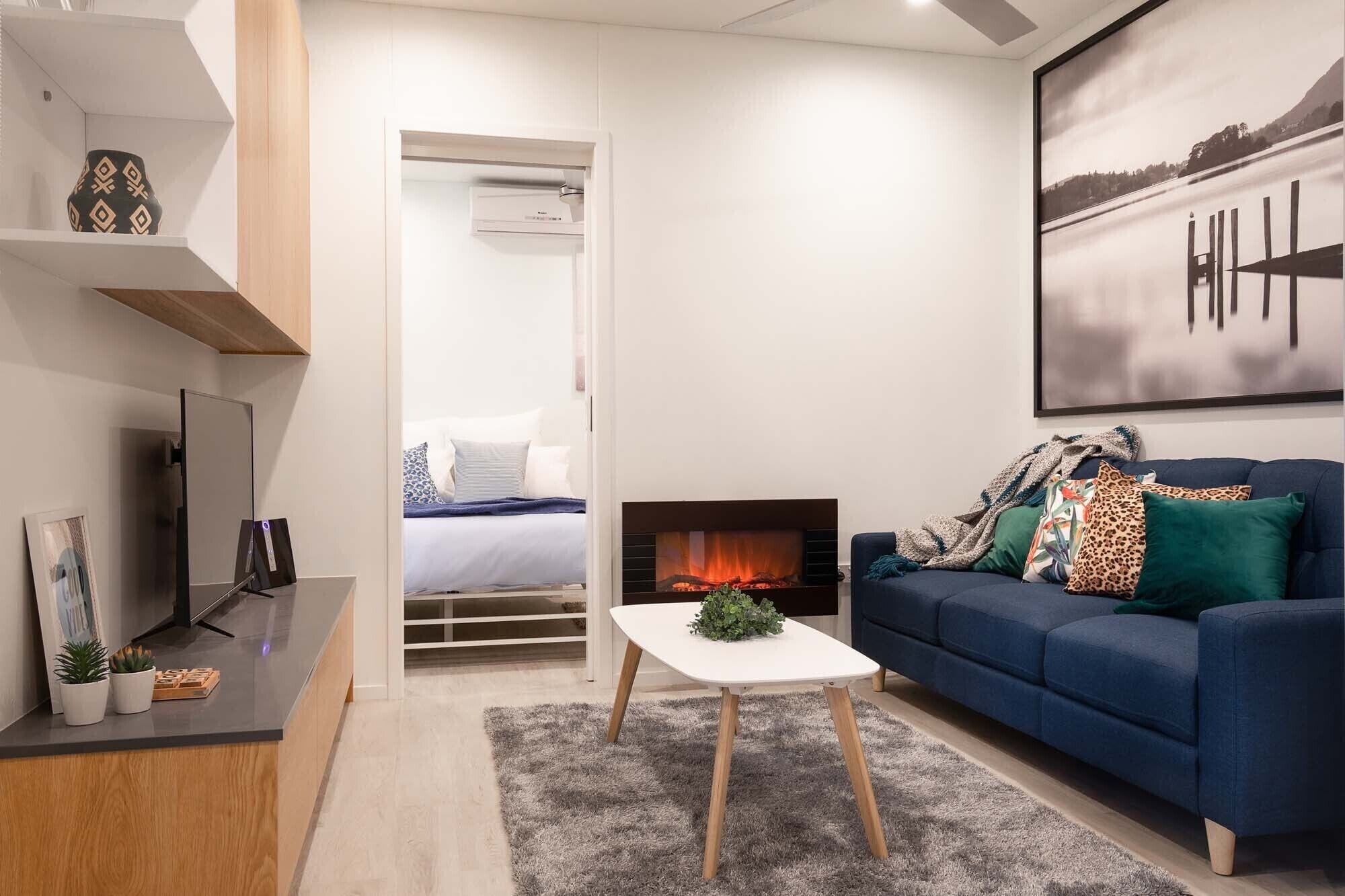 Soak up the Calm of this Creatively Modular Home / Shipping Container