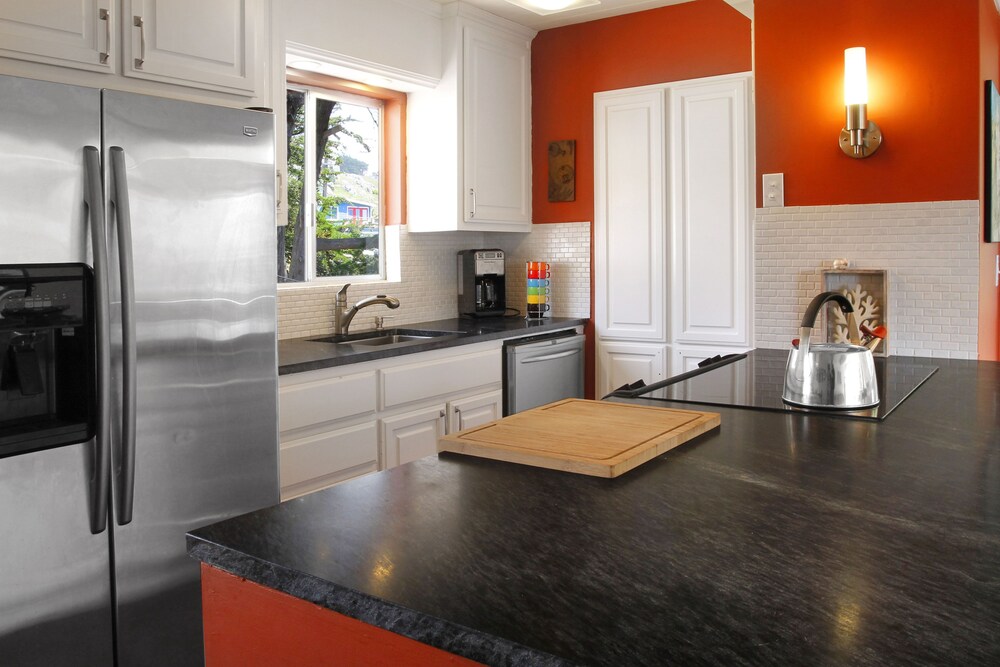 Short walk to the beach, store and cafe