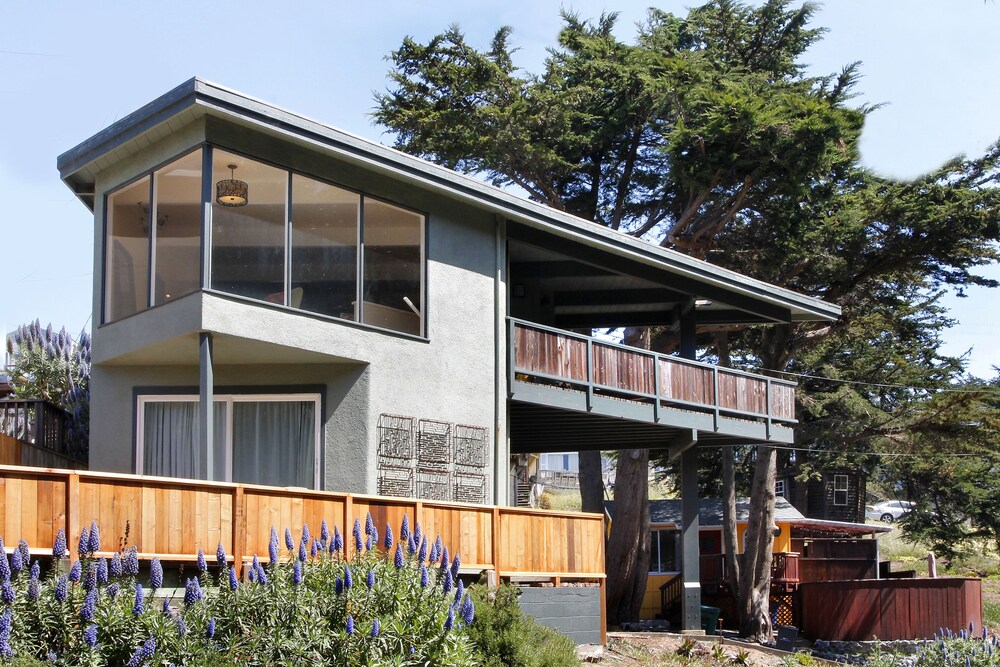 Short  walk to the beach, store and cafe