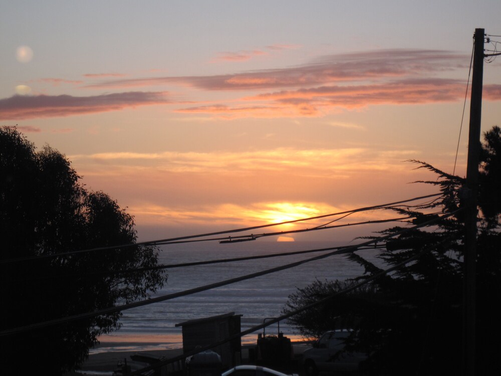 Short walk to the beach, store and cafe