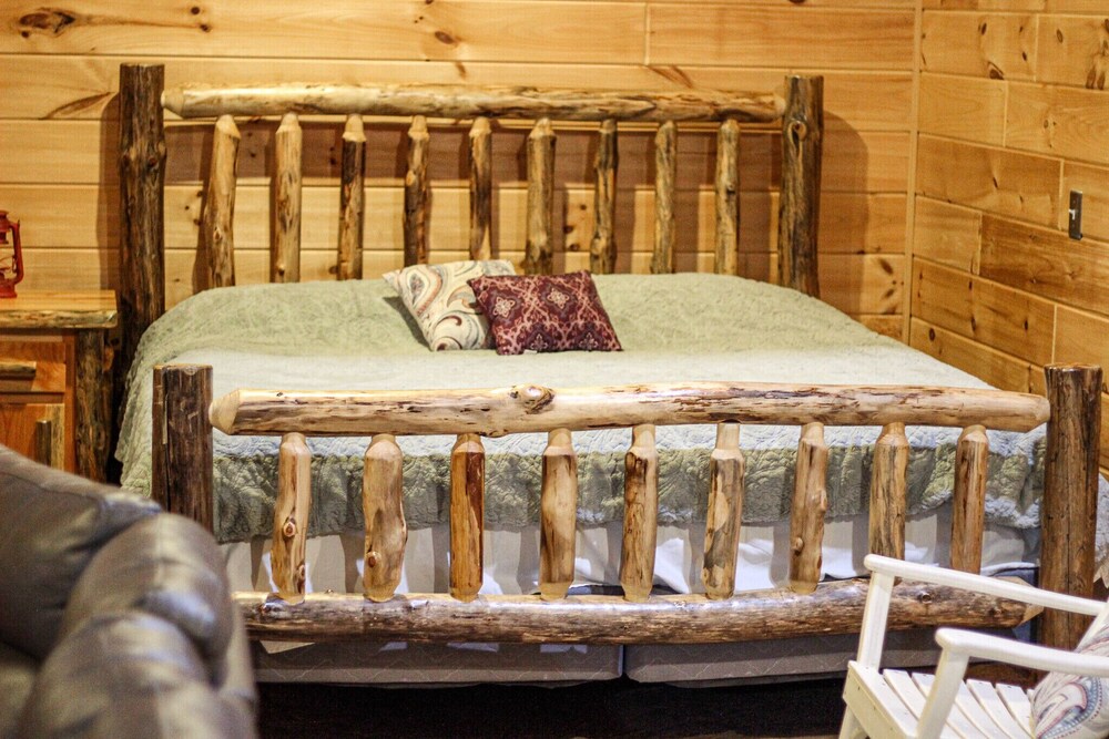 Family Friendly Barndominium in Amish Country (Sleeps 8)