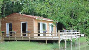 2 bedrooms, linens, wheelchair access