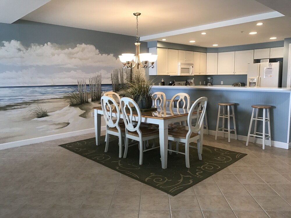 Welcome to Wonderful ~ 3br Ocean front condo at 12th & Boardwalk 