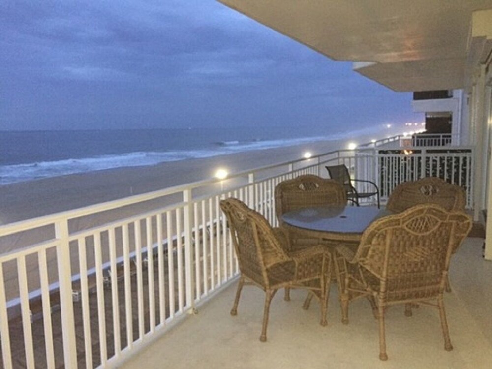 Welcome to Wonderful ~ 3br Ocean front condo at 12th & Boardwalk 