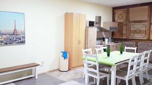 Kühlschrank, Mikrowelle, Ofen, Herd