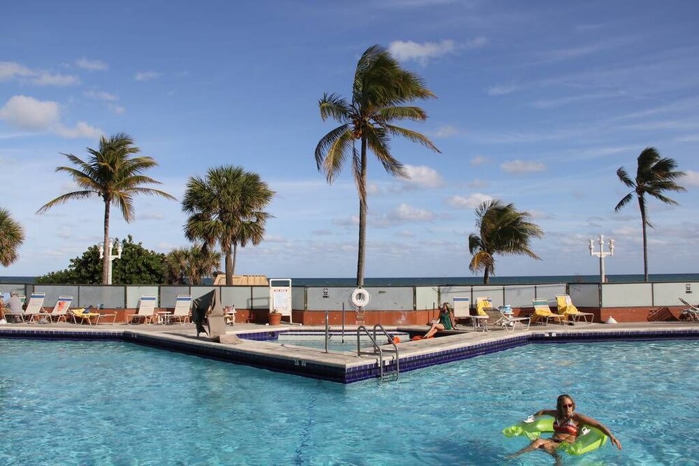 Hollywood Beach Resort 2 Miami Ocean View Large Study In Hollywood Beach Resort 2 Miami Ocean View Large Study In