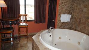 Iron/ironing board, free WiFi, linens, wheelchair access