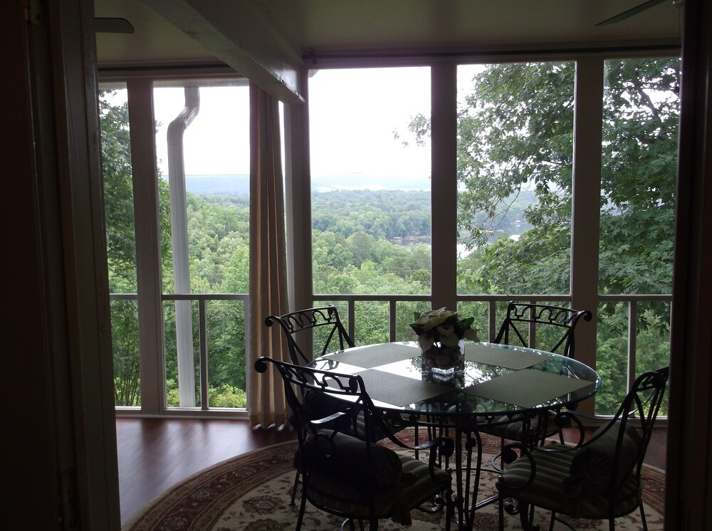 Beautiful Lake Home Views, Book Now!