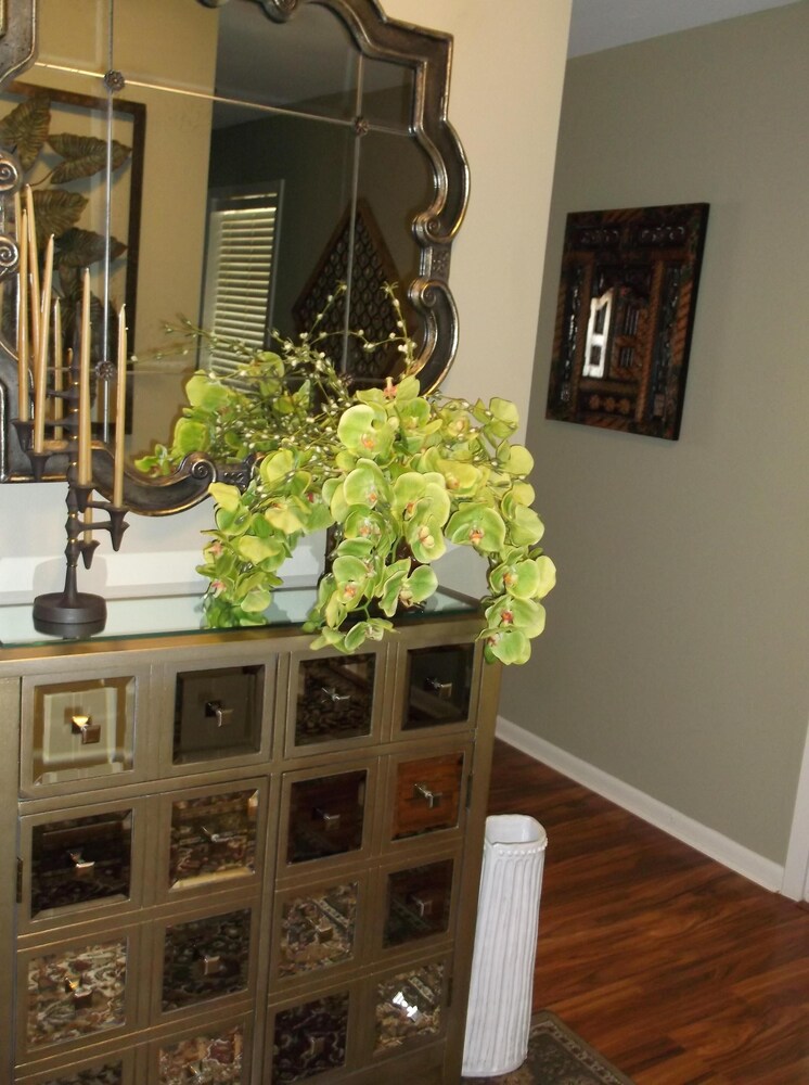 Beautiful Lake Home Views, Book Now!