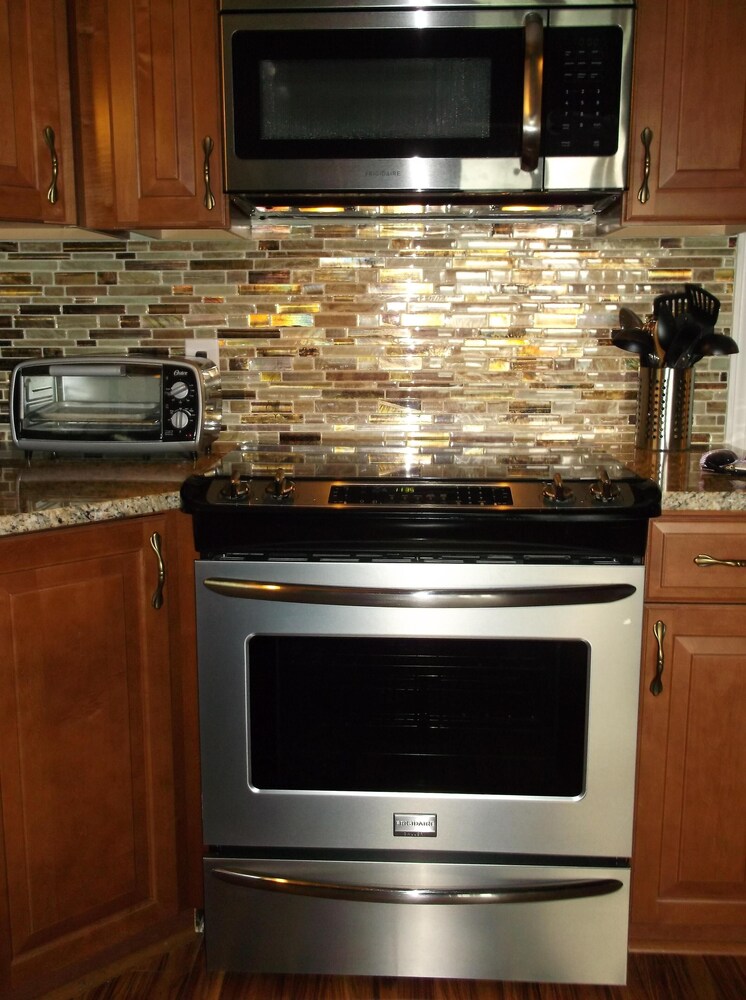 Beautiful Lake Home Views, Book Now!