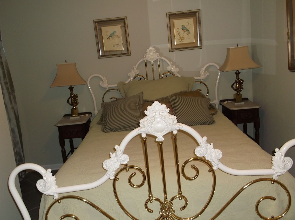 Beautiful Lake Home Views, Book Now!