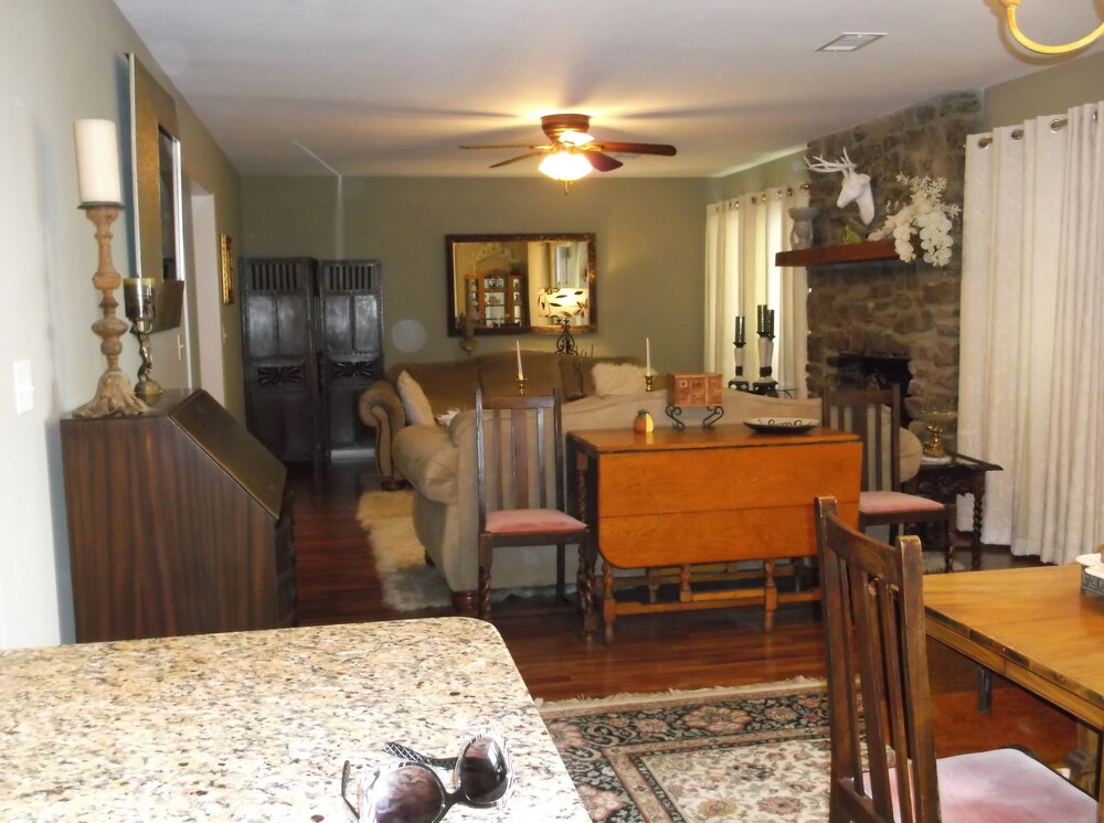 Beautiful Lake Home Views, Book Now!