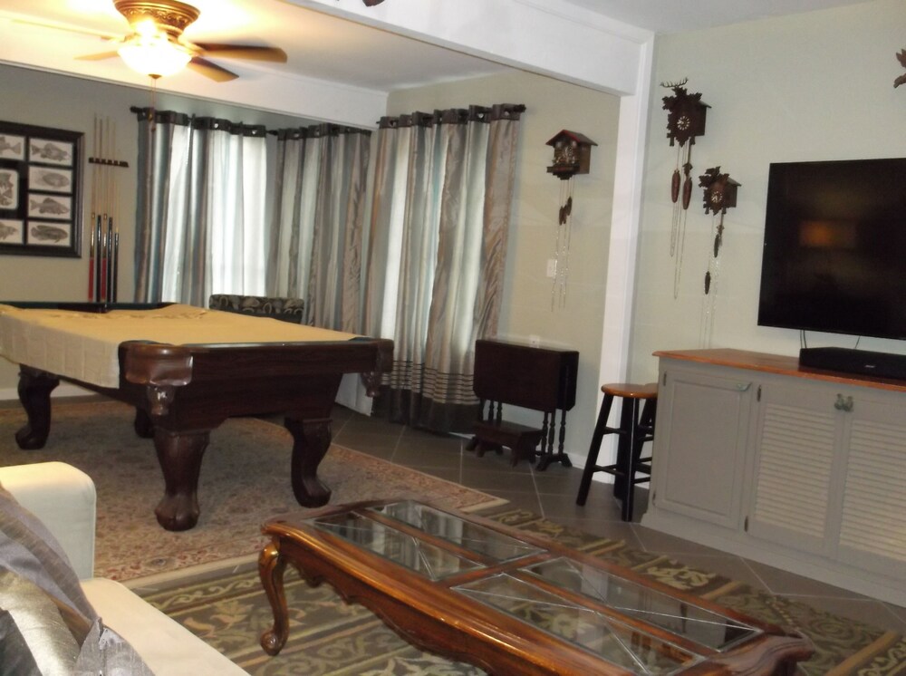 Beautiful Lake Home Views, Book Now!