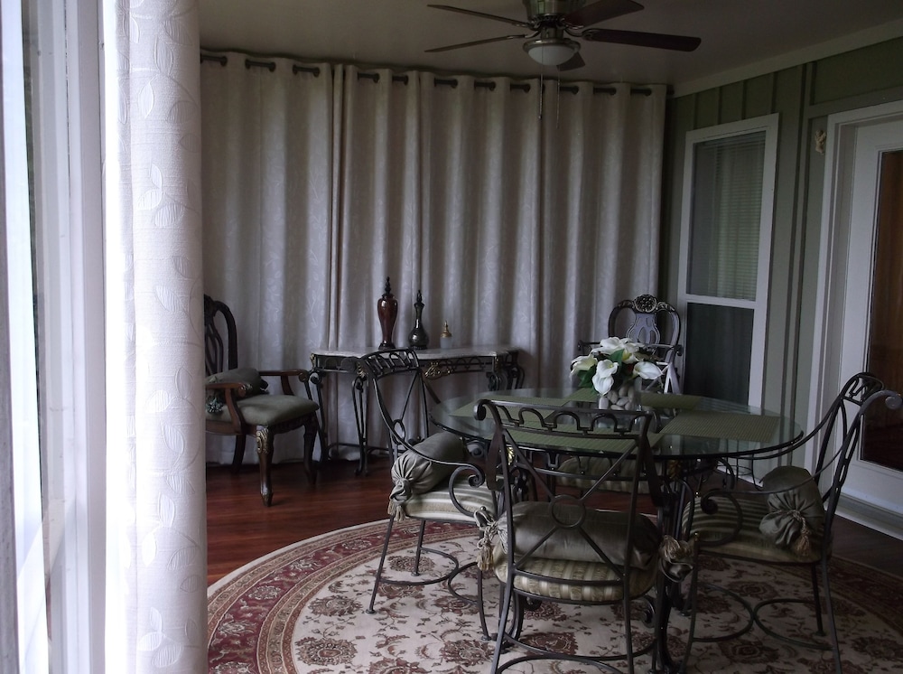 Beautiful Lake Home Views, Book Now!