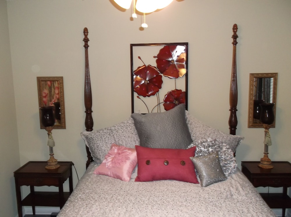 Beautiful Lake Home Views, Book Now!