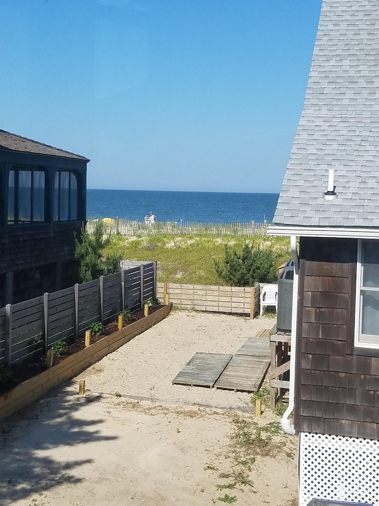 Elevator! Dog friendly! 2nd house from beach. Available 6/24-7/1.