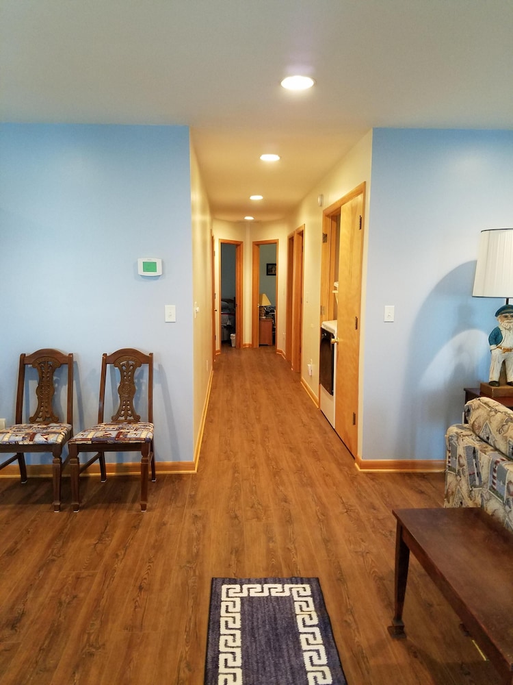 Elevator! Dog friendly! 2nd house from beach. Available 6/24-7/1.