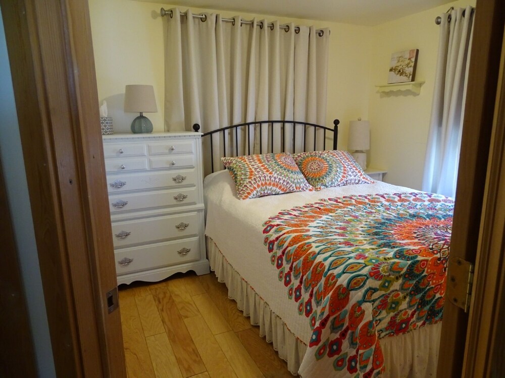 OCEANFRONT Dog Friendly Duplex First Fl on Quiet Street in Ship