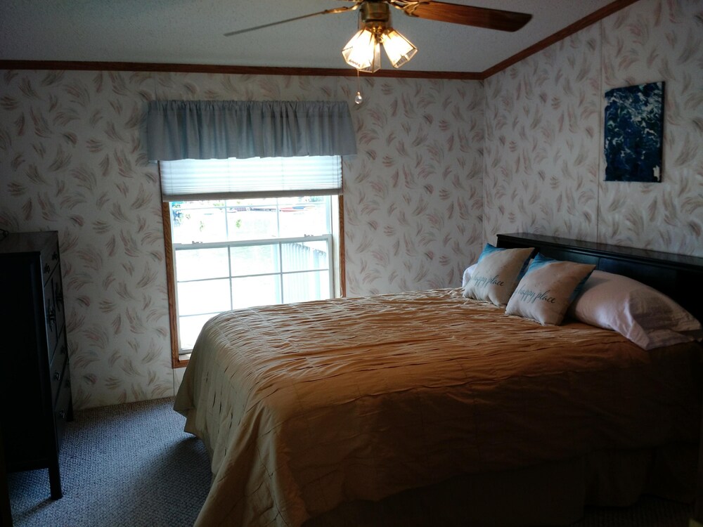 You'll love sipping a drink on the deck while enjoying views of Paw Paw