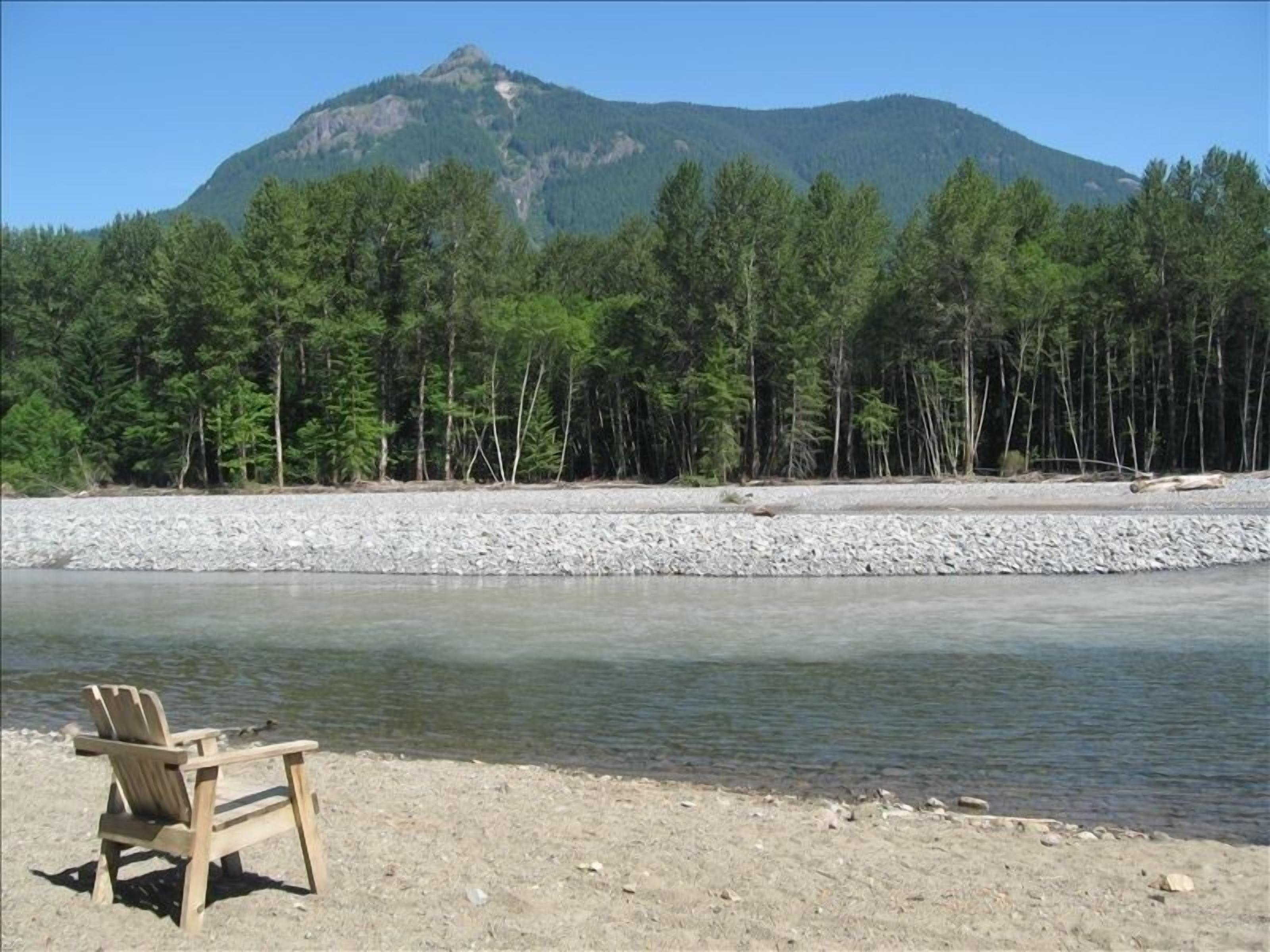 More than a cabin - it's an adventure (hiking, skiing, wood stove, and jacuzzi) in Packwood, United States