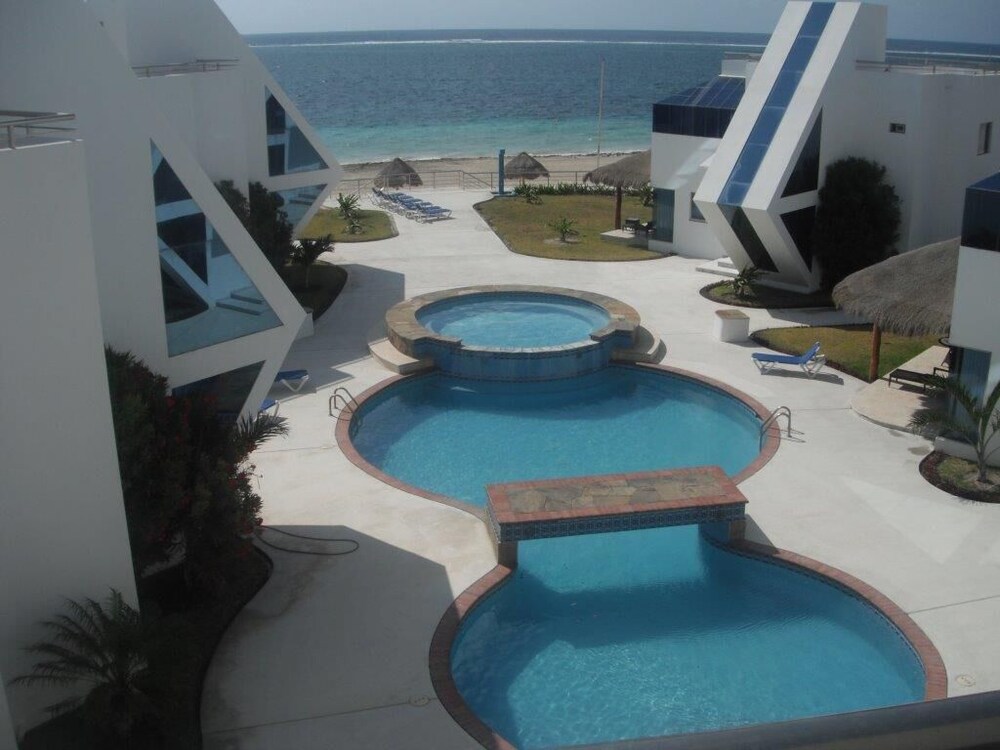 Puerto Morelos Luxury beach apartment Puerto Morelos Vrbo