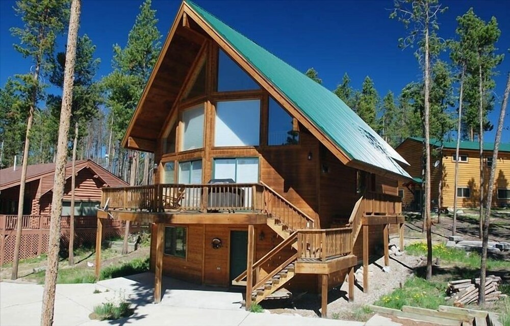 'The Grand Retreat' Exquisite Family Cabin 