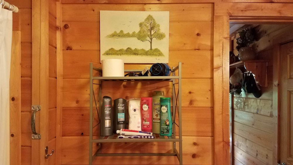 Applejack Hollow Cabin