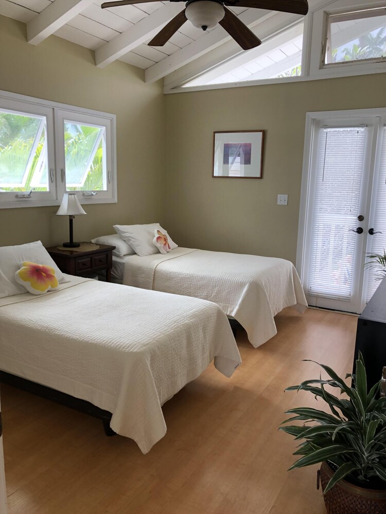 Private, beachfront apartment in Lanikai with stunning ocean views! Kailua Vrbo