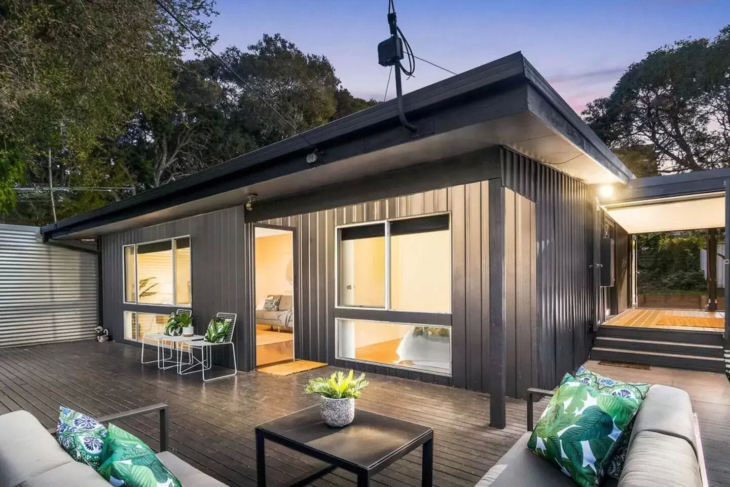 Pet Friendly - Tyrone Foreshore, Rye - Linen Inc in Melbourne in Rye, Australia