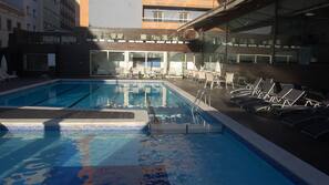 Piscine extérieure (ouverte en saison)