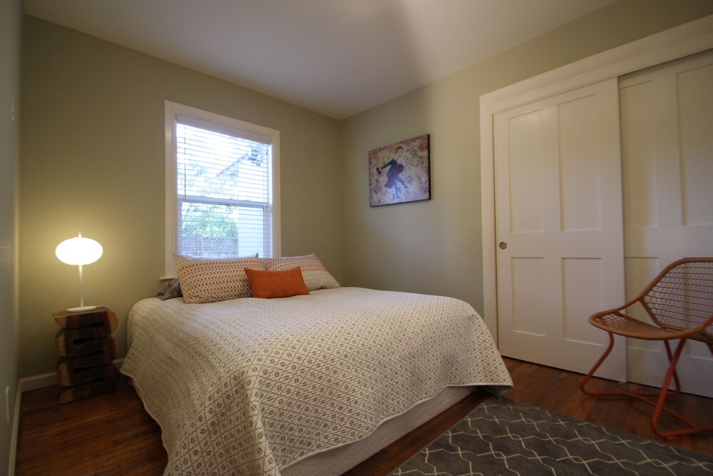 Wildlife Viewing Overlooking Sonoma Creek In The Heart Of The Wine