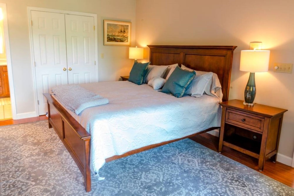 Private Treetop Asheville Home with Mtn. Views