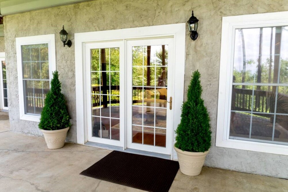 Private Treetop Asheville Home with Mtn. Views