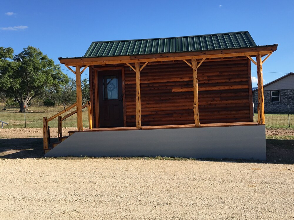 Crooked Creek Ranch Cabin 2 In Hamilton Hotel Rates Reviews On
