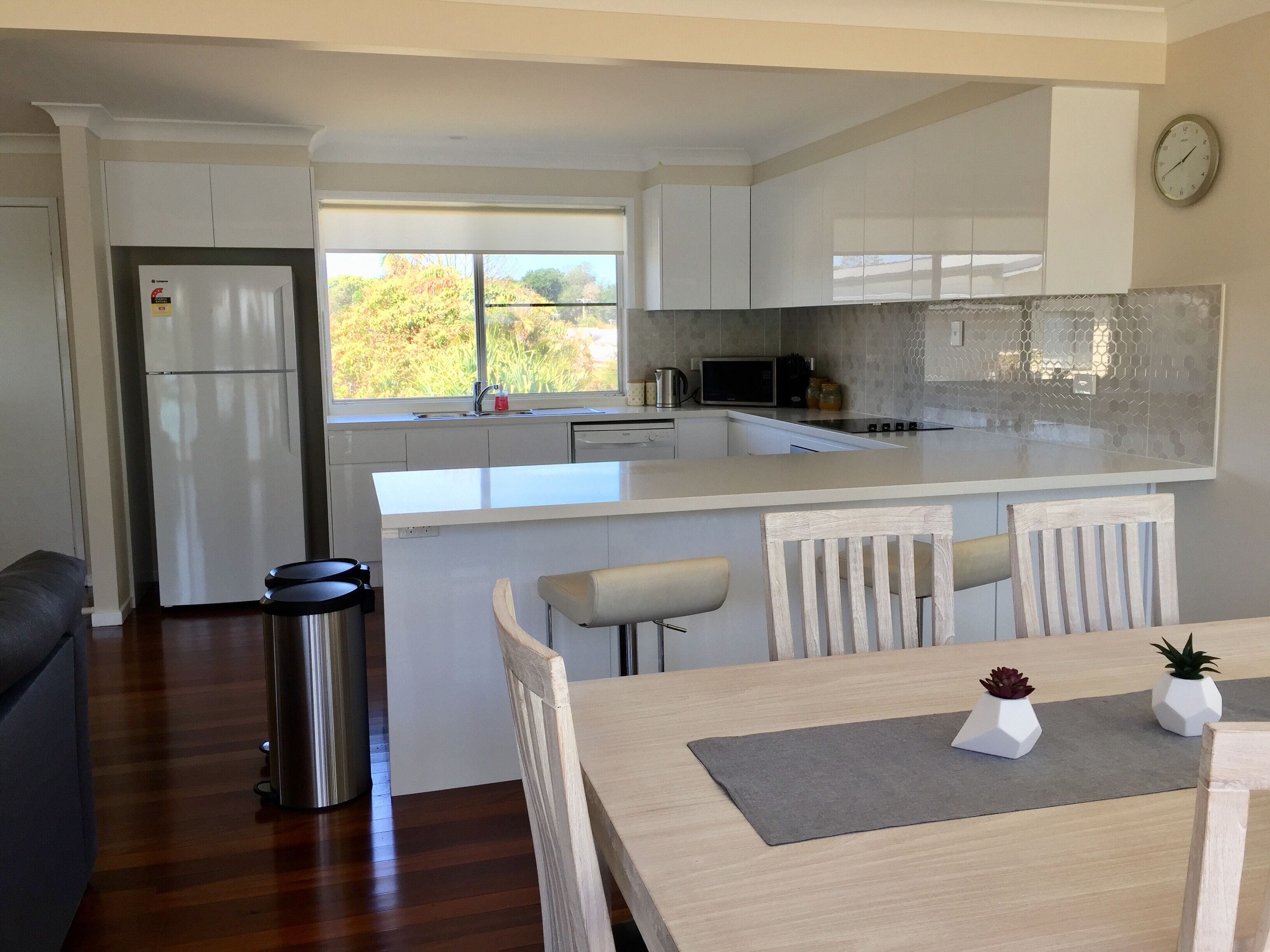 Riverfront views, relaxation with peace and quiet