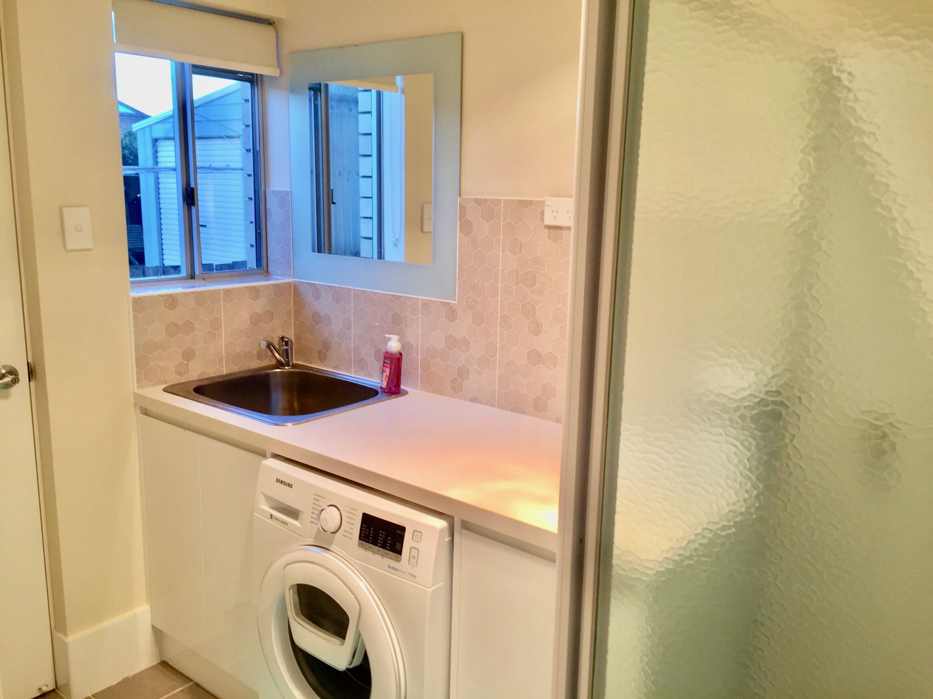 Riverfront views, relaxation with peace and quiet