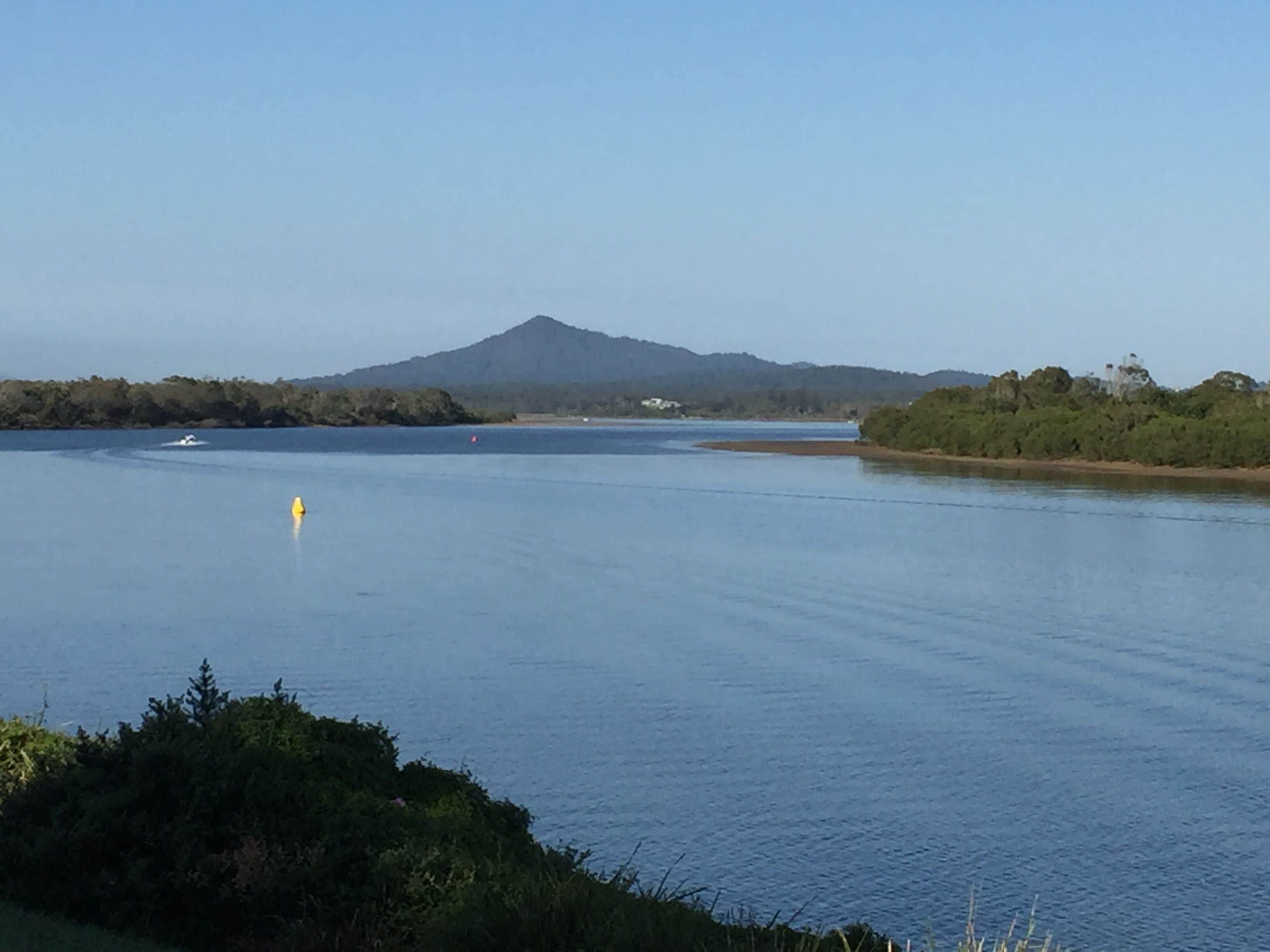 Riverfront views, relaxation with peace and quiet