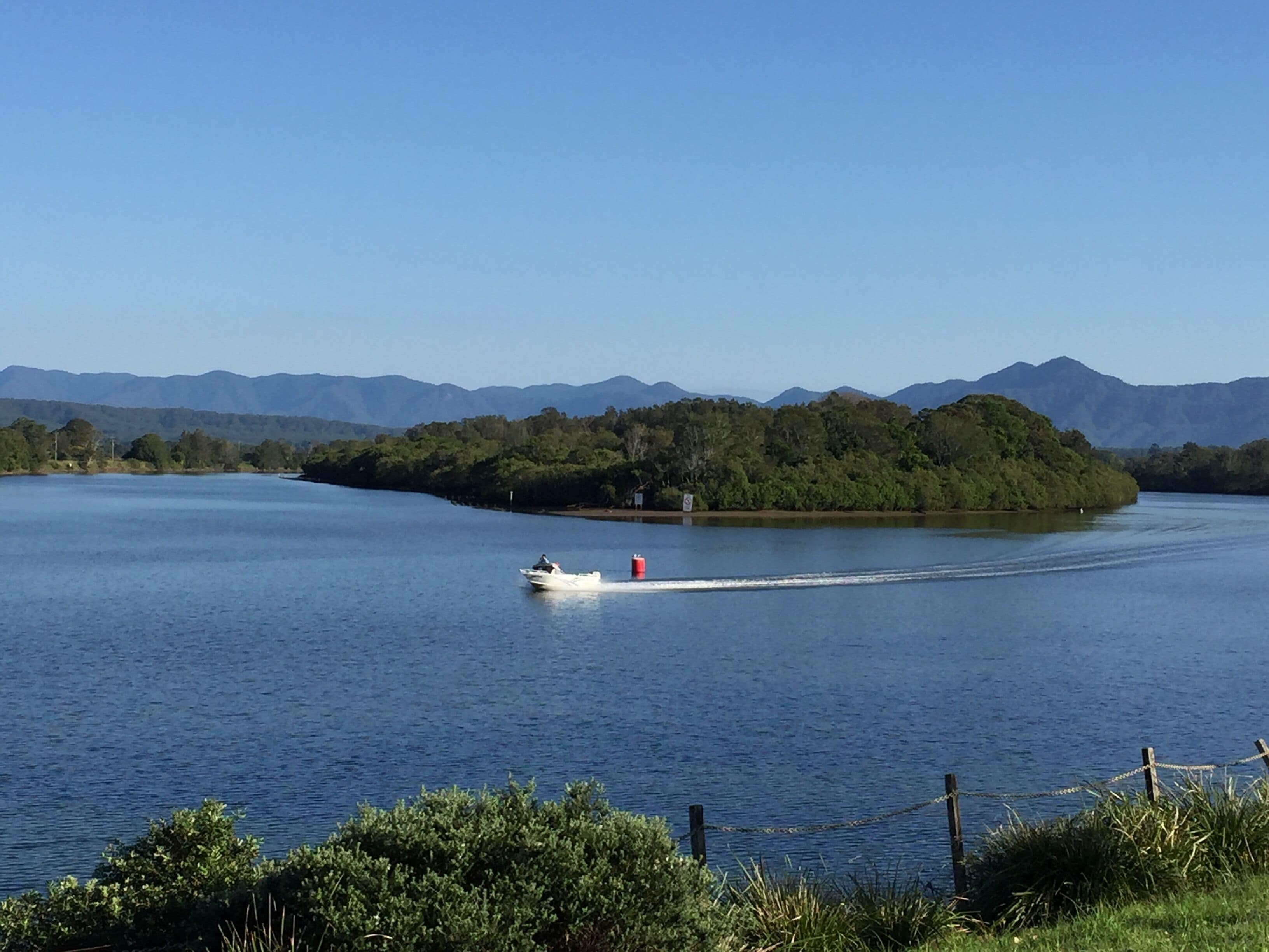 Riverfront views, relaxation with peace and quiet